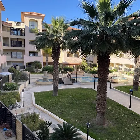 Apartment Townhouse With Pool 5 Minute Walk To *