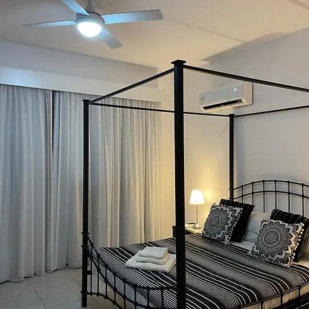 2 Bed Townhouse Sleeps 4 - Pool - Patio & Balcony