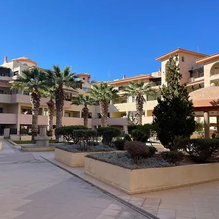 Townhouse With Pool 5 Minute Walk To * Paphos