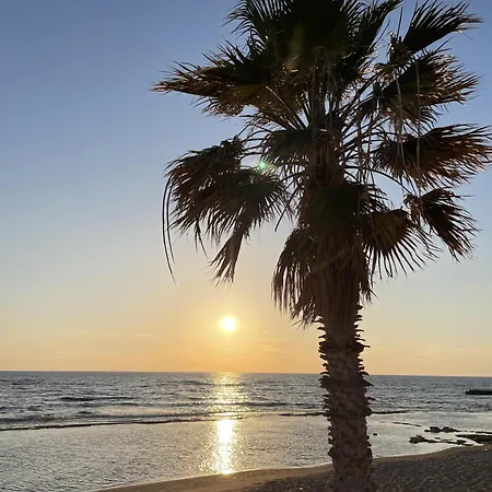 Townhouse With Pool 5 Minute Walk To Paphos