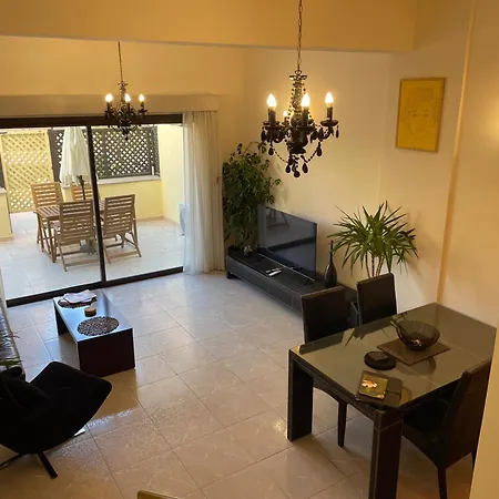 Daire 2 Bed Townhouse Sleeps 4 - Pool - Patio & Balcony *