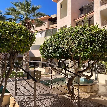 Townhouse With Pool 5 Minute Walk To * Paphos