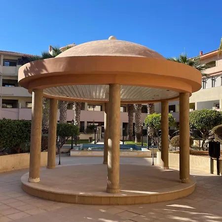 2 Bed Townhouse Sleeps 4 - Pool - Patio & Balcony * Пафос